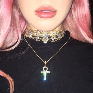 Sparkleyyy Iridescent bejeweled choker💞💎🐉✨